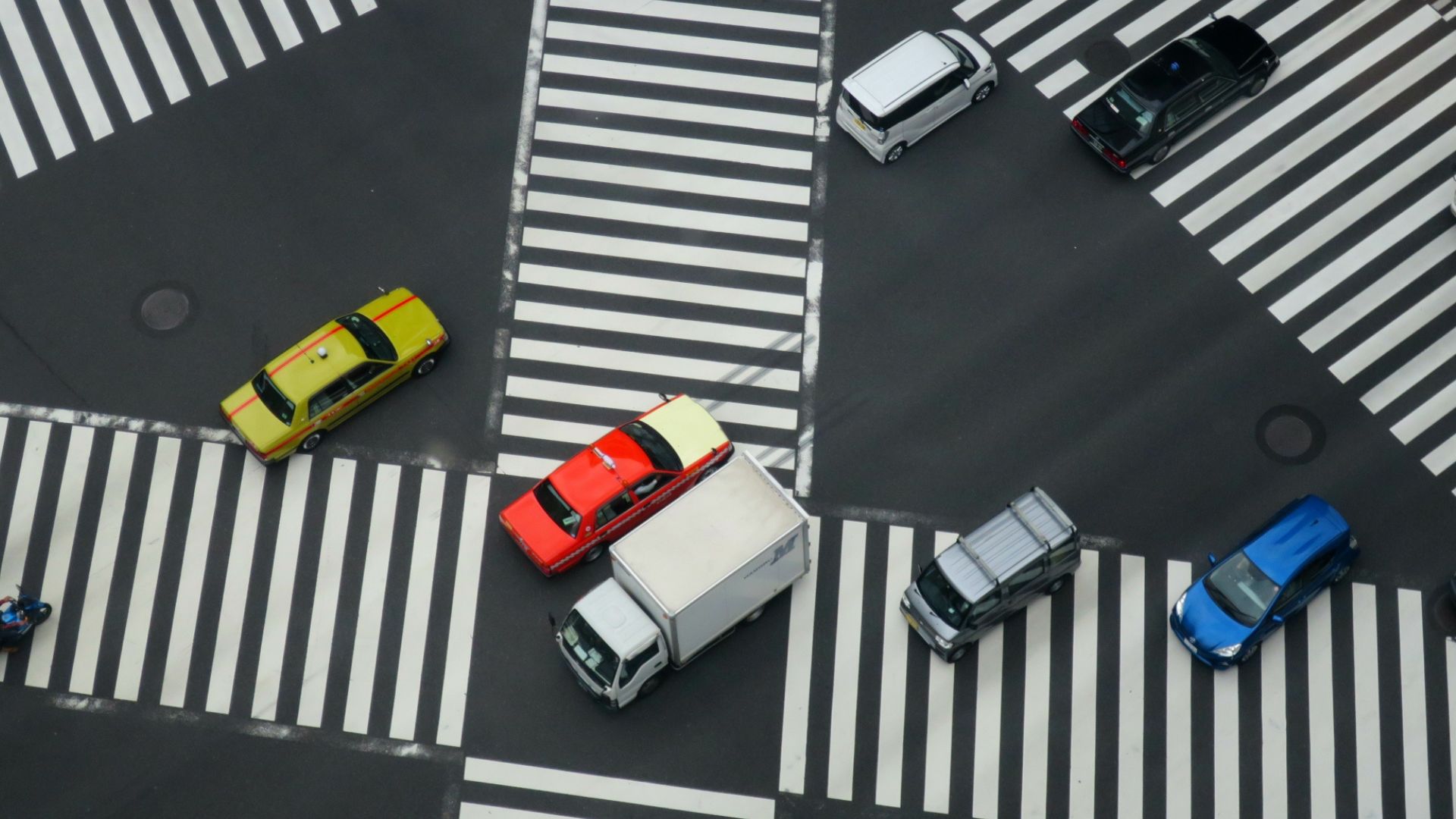 タクシー運転手の事故とペナルティ｜会社・法令ごとの対応とリスク管理