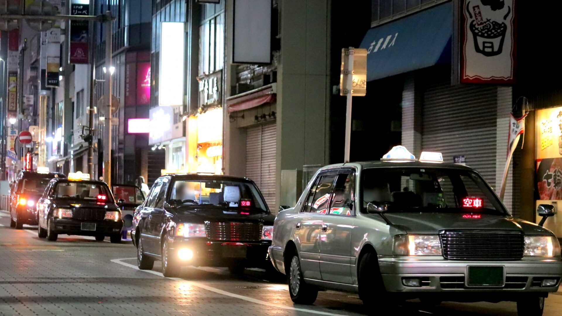 タクシー運転手の夜勤とは？メリット・収入アップのコツを徹底解説