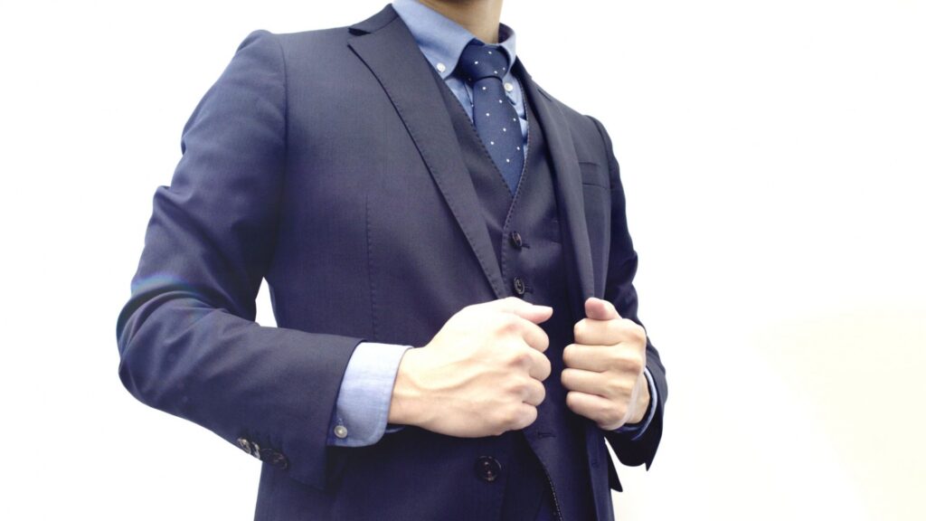 タクシー運転手の服装はスーツが基本？清潔感が出る着こなし術